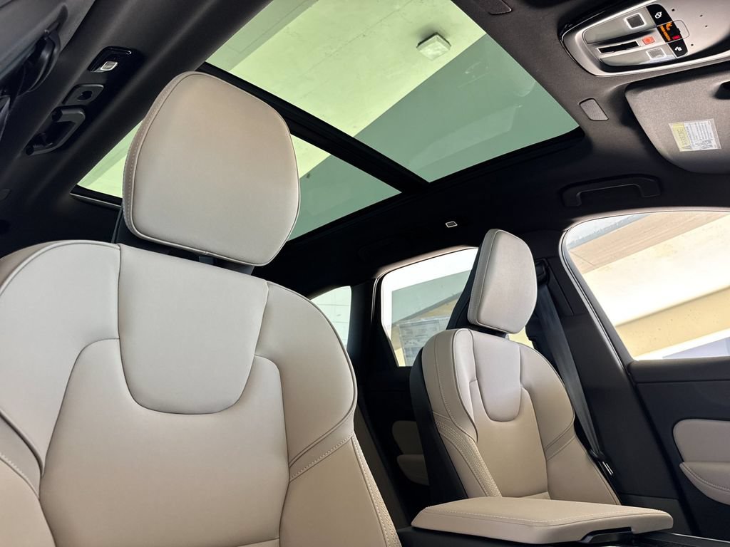 New 2026 Volvo XC60 T8 Plus w/ Protection Package Premier AWD/4WD image 16