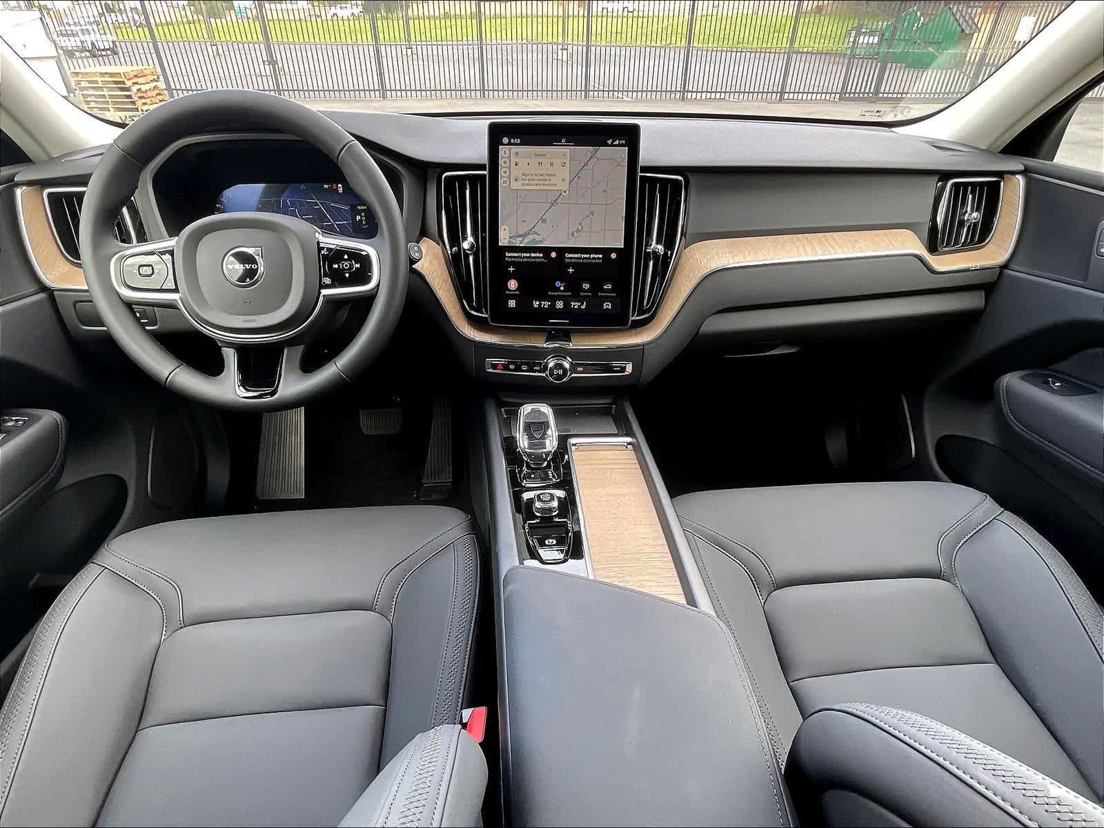 New 2026 Volvo XC60 T8 Plus w/ Climate Package PRO AWD/4WD image 7