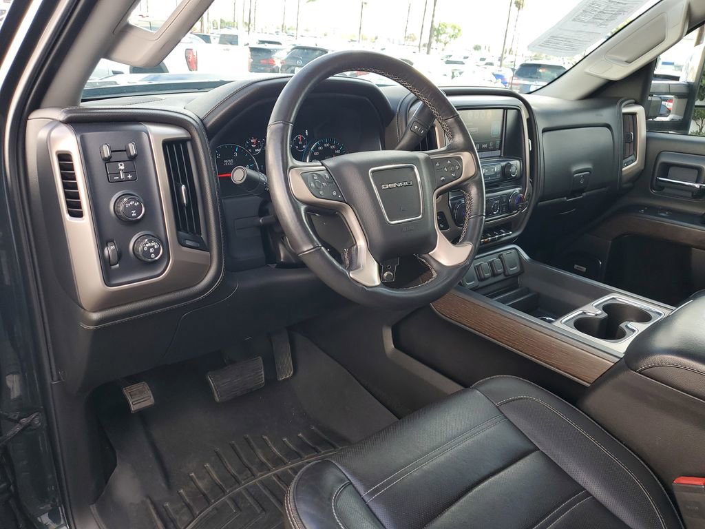 Used 2017 GMC Sierra 3500 Denali image 16