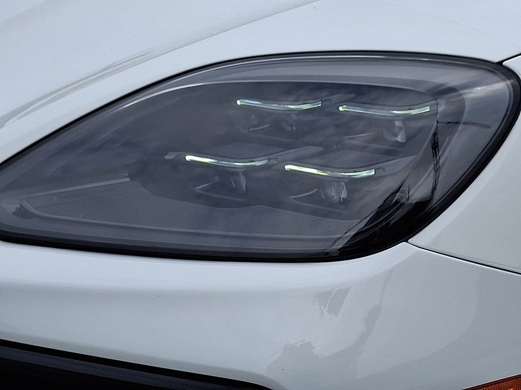 Used 2024 Porsche Cayenne S image 11