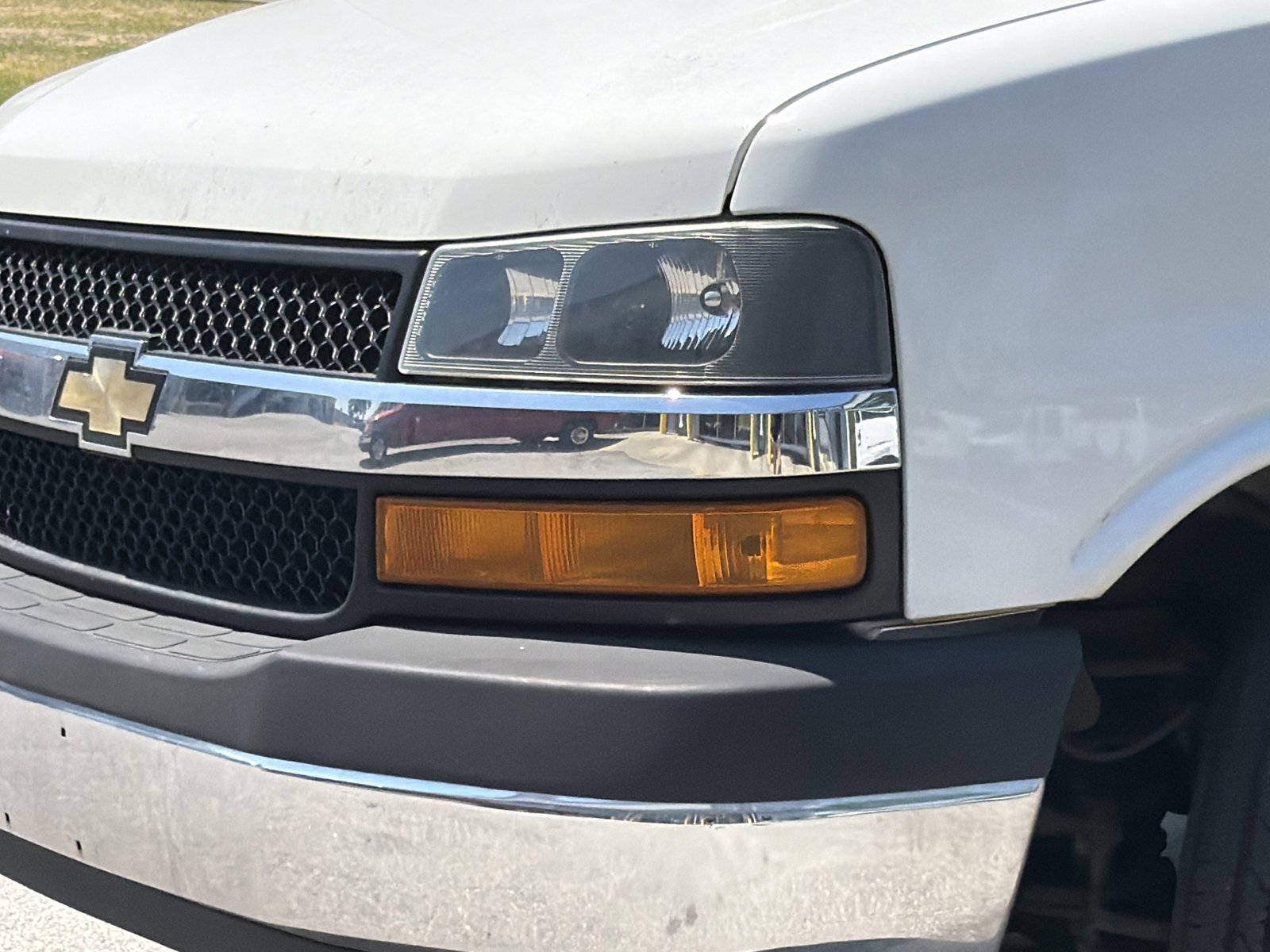 Used 2019 Chevrolet Express 2500 w/ Driver Convenience Package RWD image 8