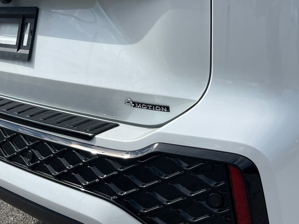 New 2026 Volkswagen Tiguan SE R-Line image 5