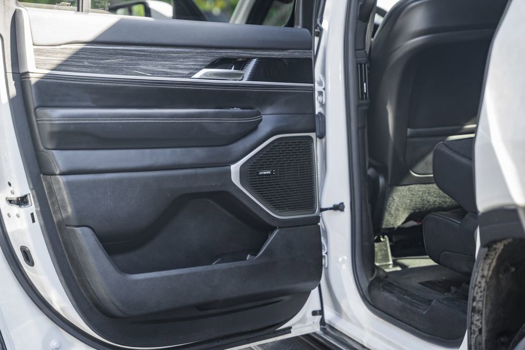 Used 2022 Jeep Wagoneer Series III image 34