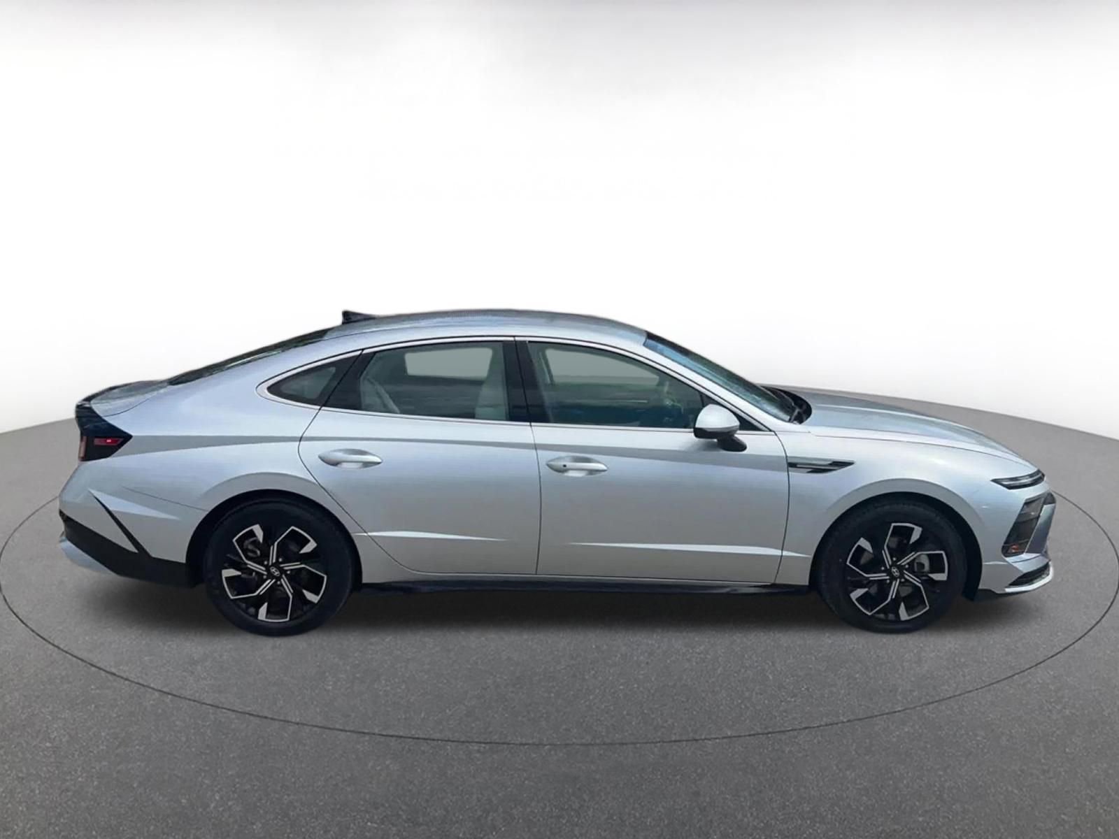 Used 2025 Hyundai Sonata SEL FWD image 16