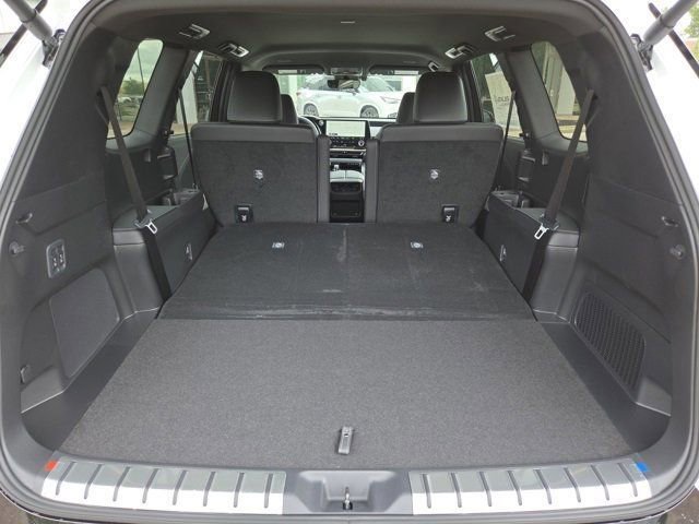 New 2025 Lexus TX 500h AWD image 28