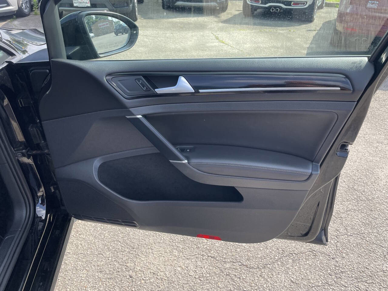 Used 2015 Volkswagen Golf SEL image 37