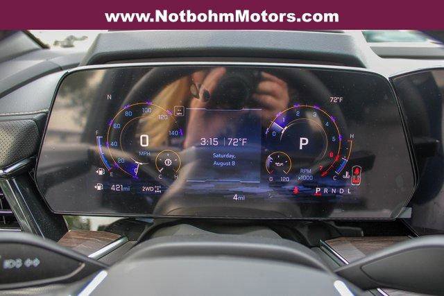 New 2025 Chevrolet Suburban Premier image 2