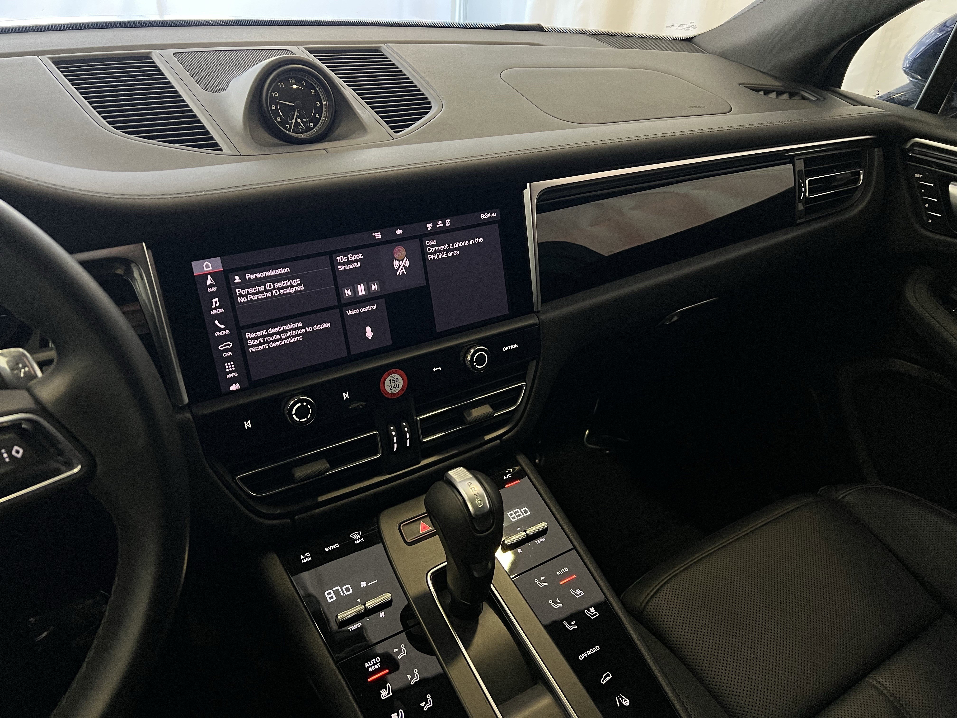 Certified 2023 Porsche Macan S image 18