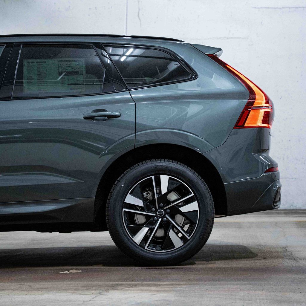 New 2026 Volvo XC60 T8 Core w/ Climate Package AWD/4WD image 4