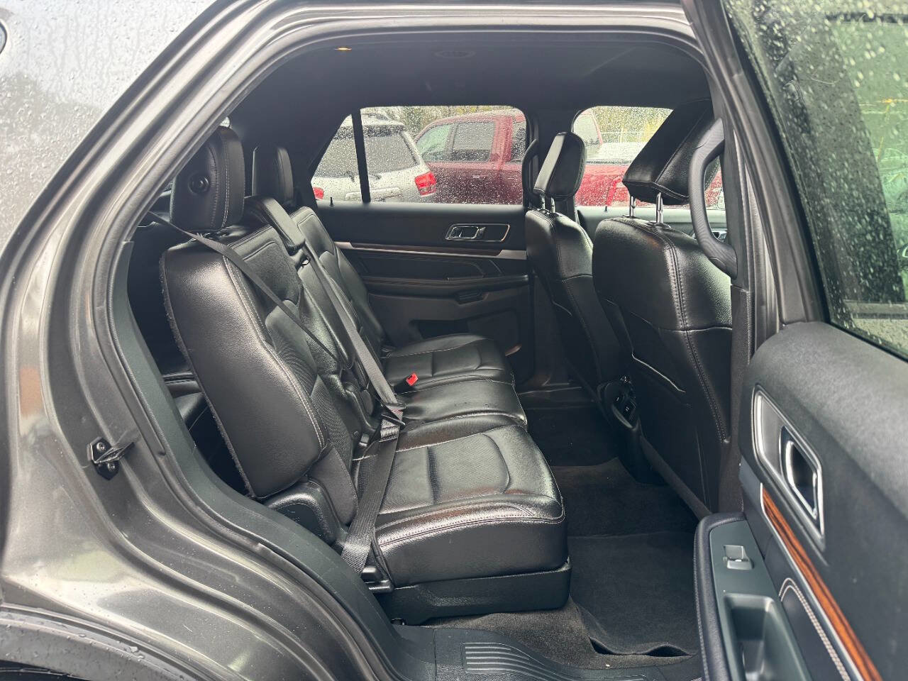 Used 2018 Ford Explorer Limited image 39