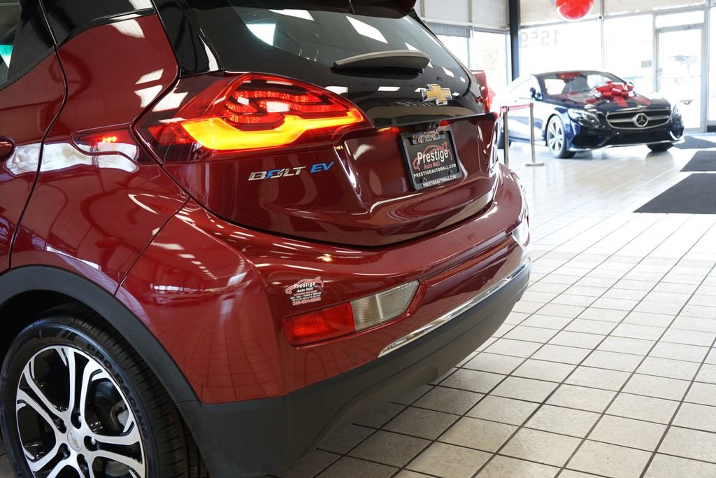 Used 2018 Chevrolet Bolt Premier w/ Driver Confidence II Package FWD image 14