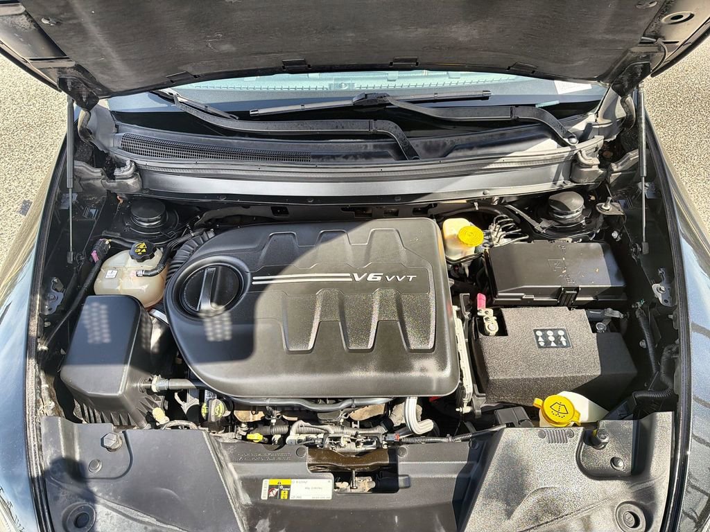 Used 2016 Jeep Cherokee Overland image 18