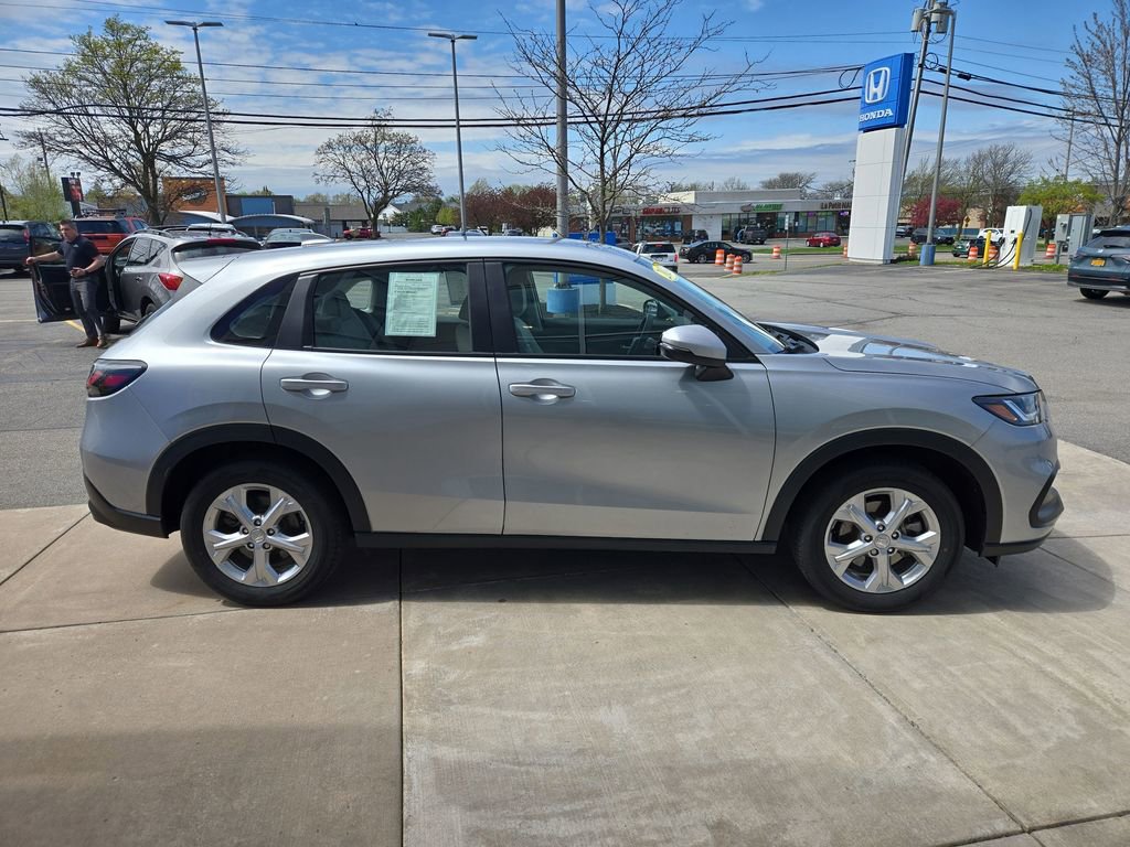 Used 2024 Honda HR-V LX image 2