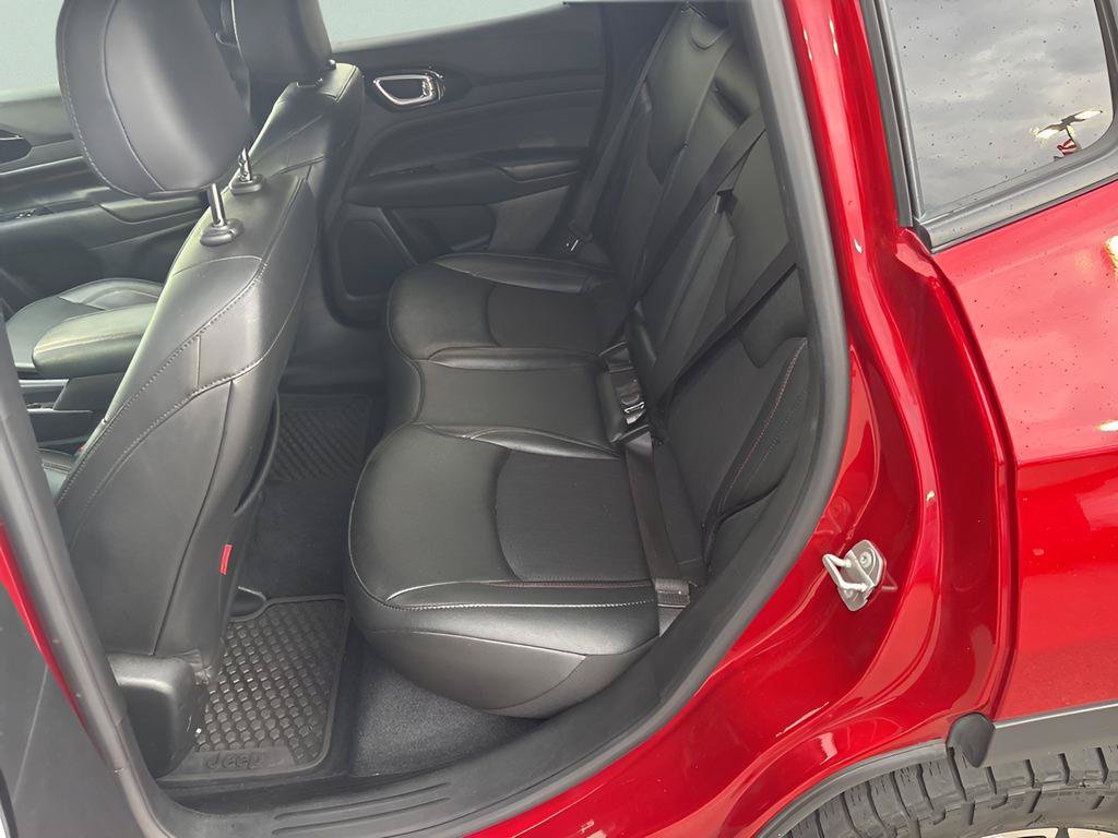 Used 2025 Jeep Compass Trailhawk AWD/4WD image 10