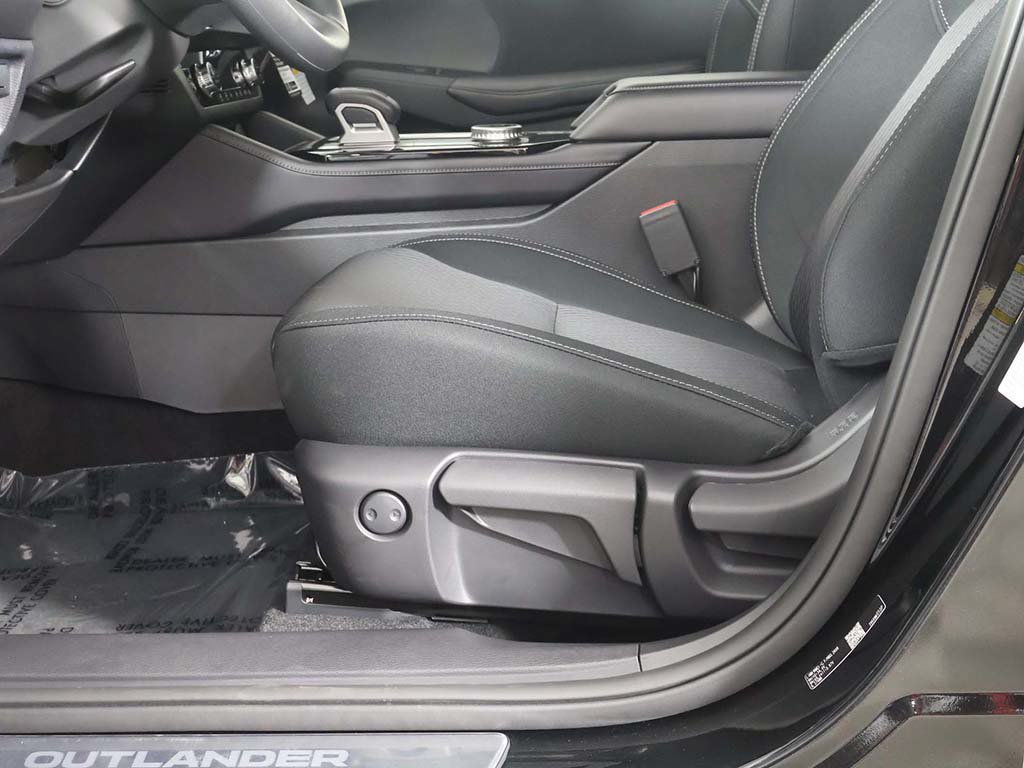 New 2026 Mitsubishi Outlander ES AWD/4WD image 27