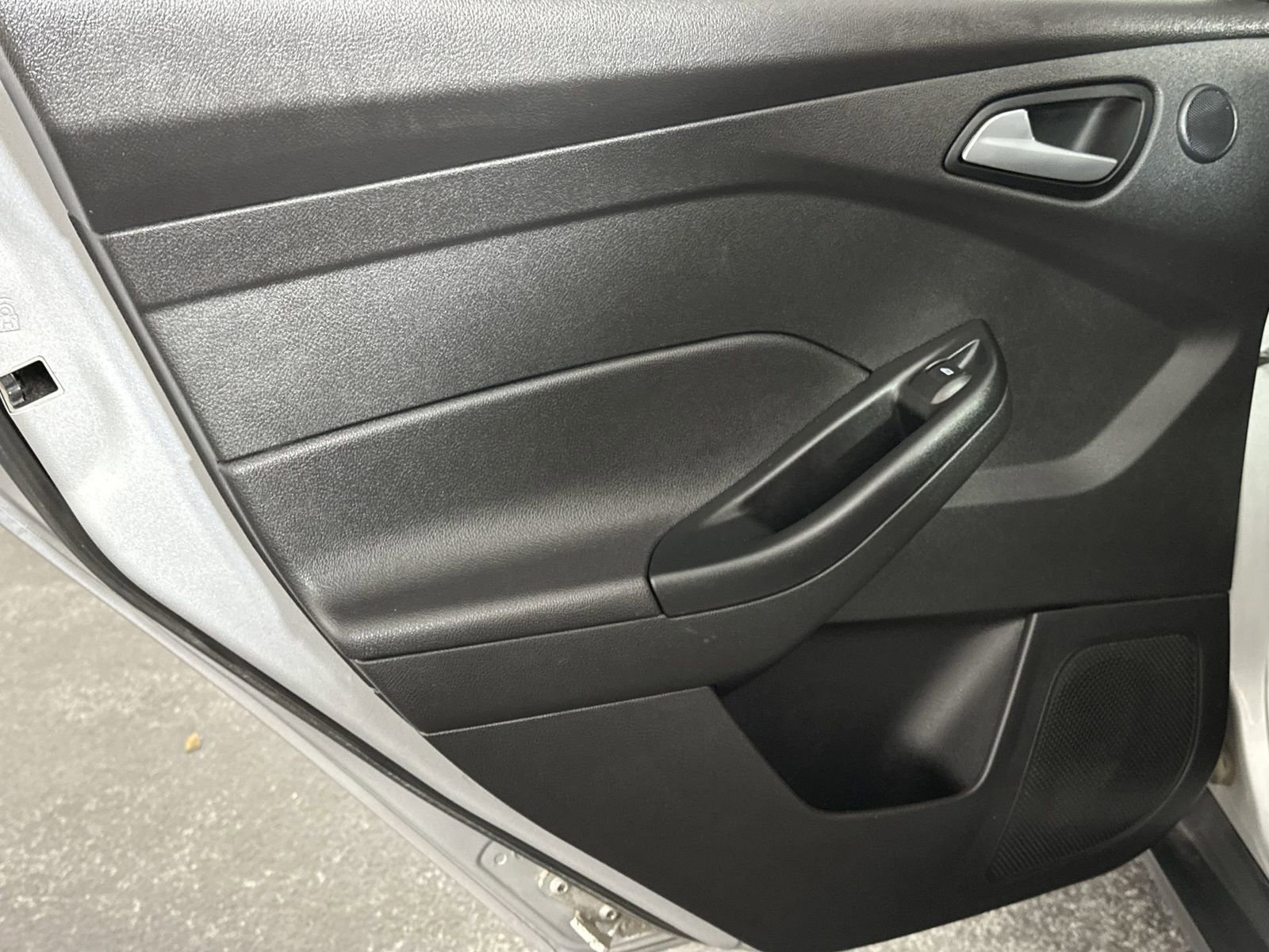 Used 2018 Ford Focus SEL w/ Cold Weather Package image 31