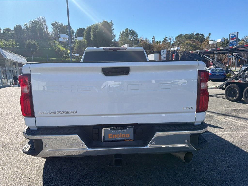 Used 2025 Chevrolet Silverado 3500 LTZ w/ LTZ Plus Package image 4