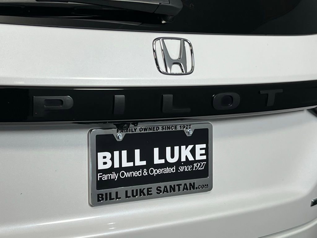 Used 2024 Honda Pilot Touring image 11