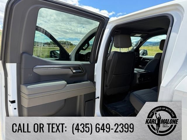 Used 2023 Chevrolet Silverado 1500 ZR2 w/ Technology Package AWD/4WD image 28