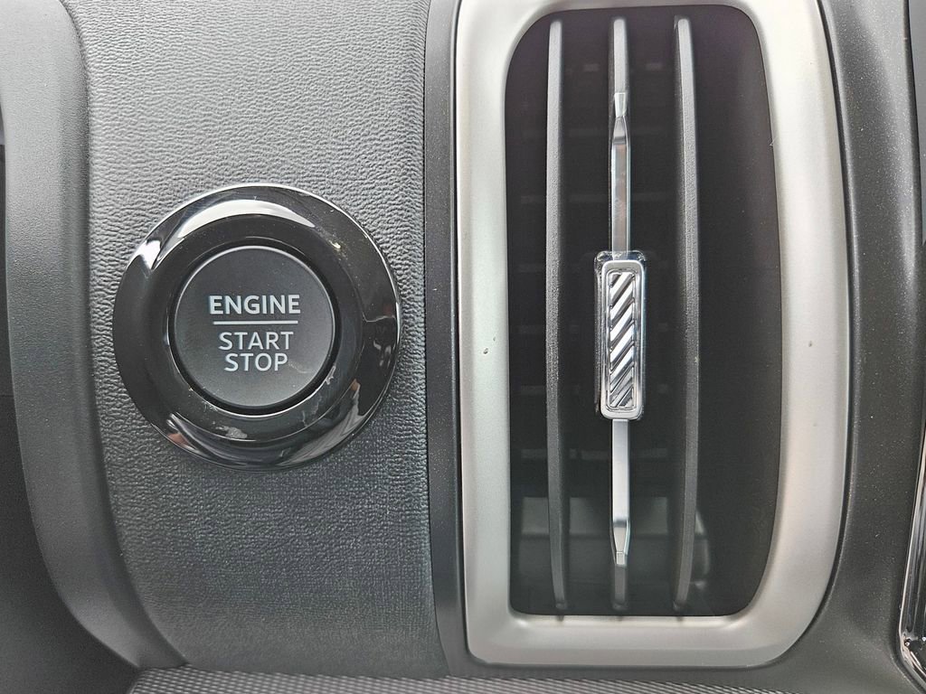 New 2025 Ford Expedition Active image 16