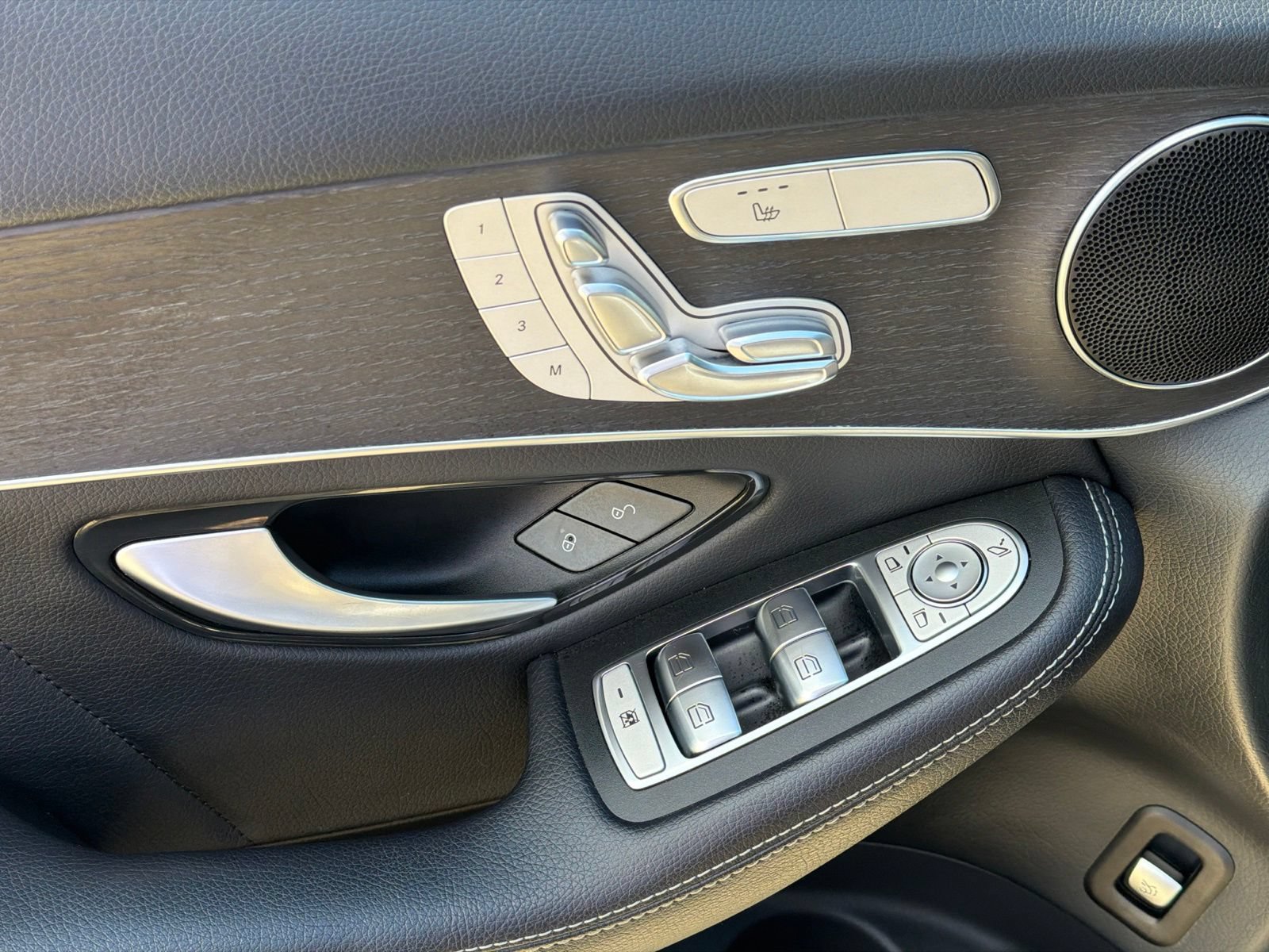 Used 2022 Mercedes-Benz GLC 300 image 15