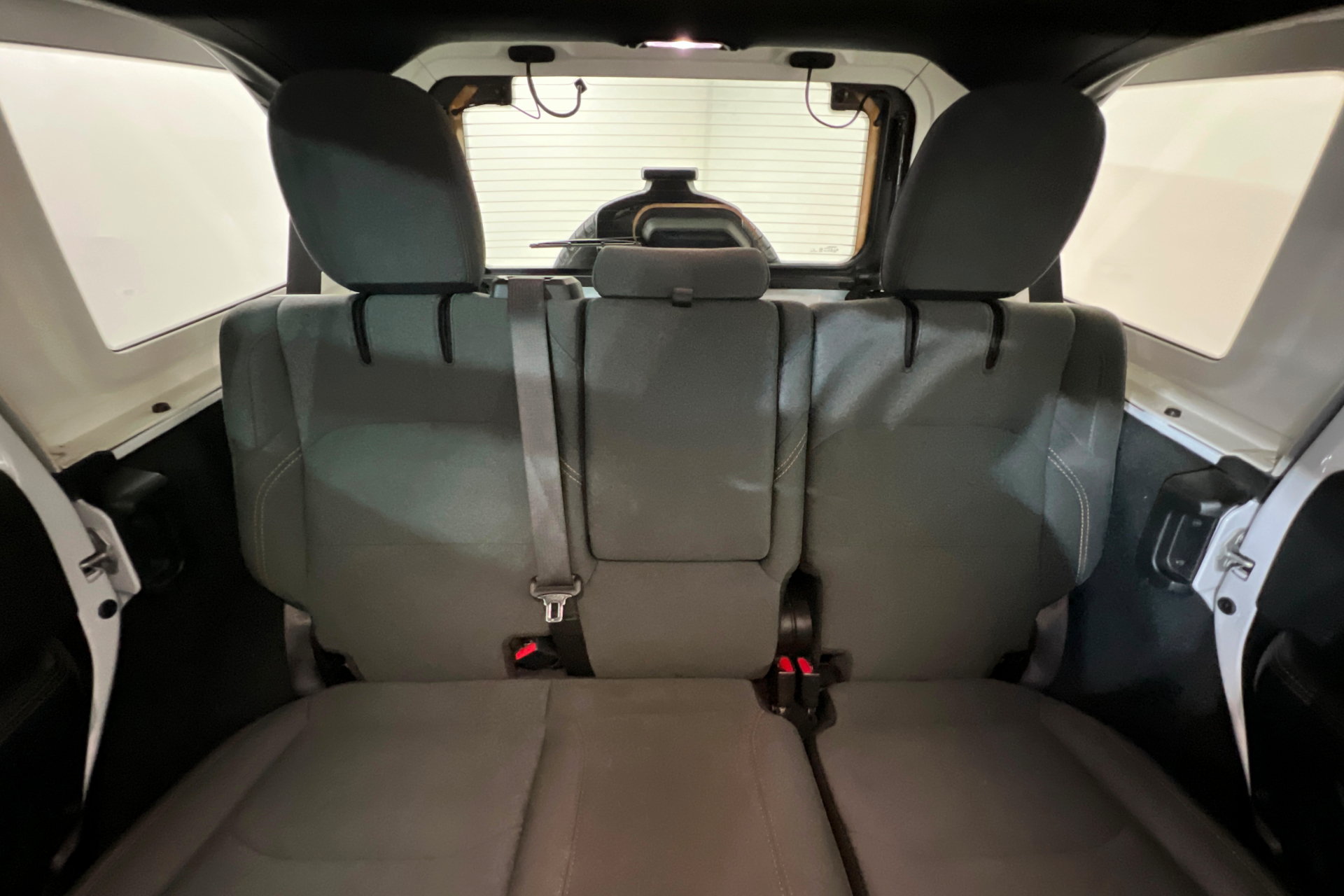 Used 2024 Jeep Wrangler Unlimited Sahara AWD/4WD image 25