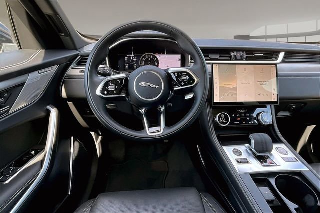 Used 2026 Jaguar F-PACE R-Dynamic S AWD/4WD image 8