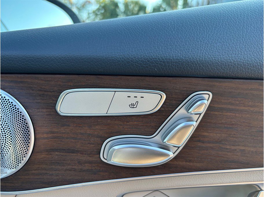 Used 2020 Mercedes-Benz GLC 300 4MATIC w/ Multimedia Package image 44