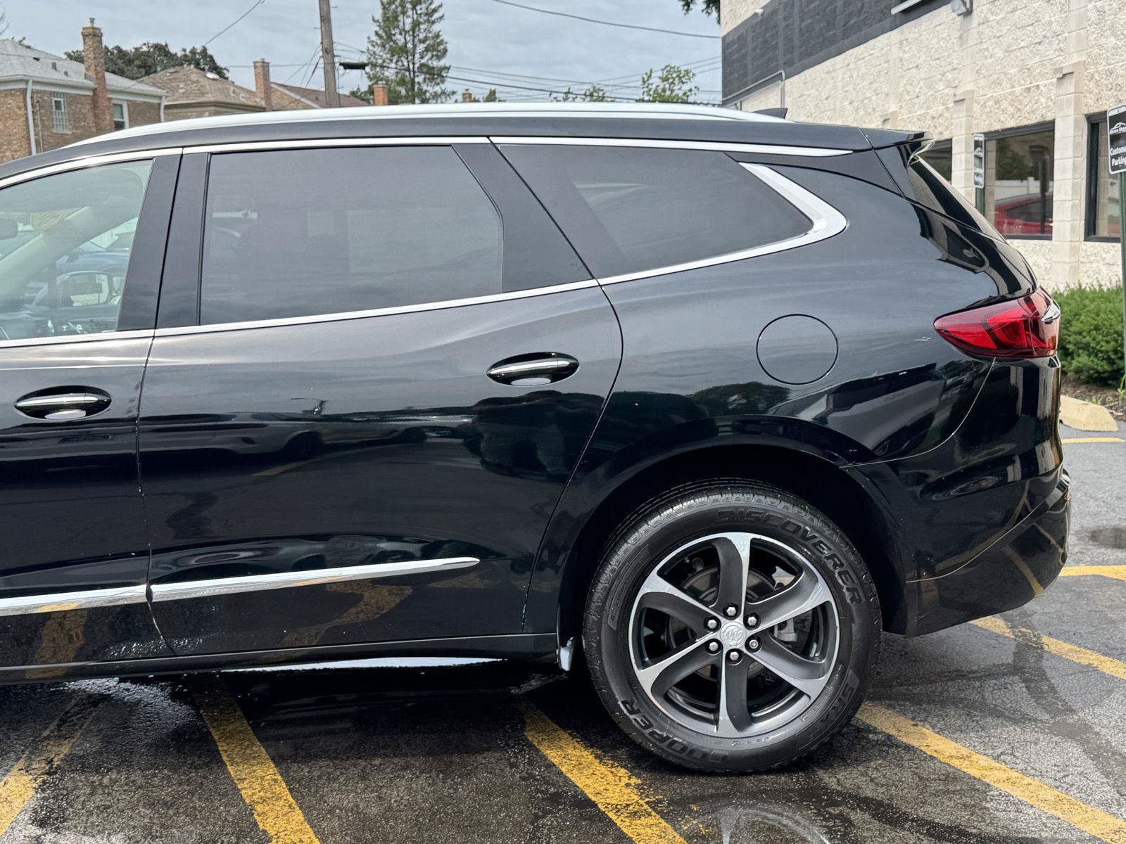 Used 2020 Buick Enclave Essence w/ Sport Touring Edition AWD/4WD image 3