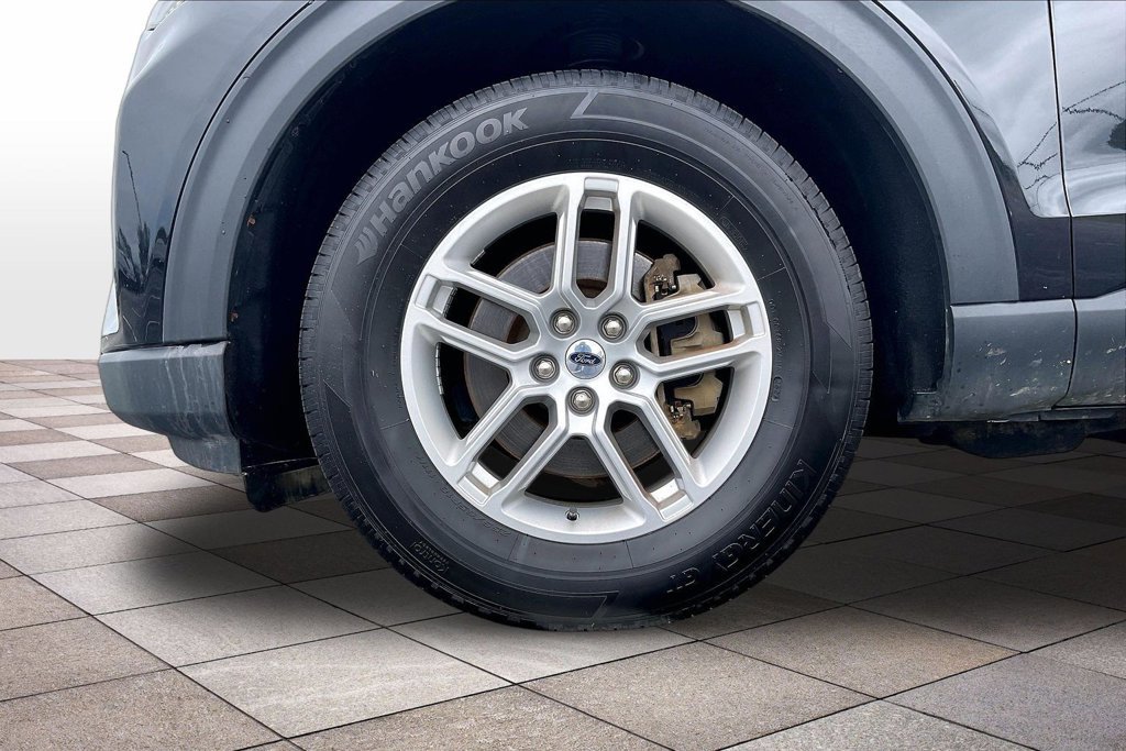 Certified 2025 Ford Explorer Active AWD/4WD image 9
