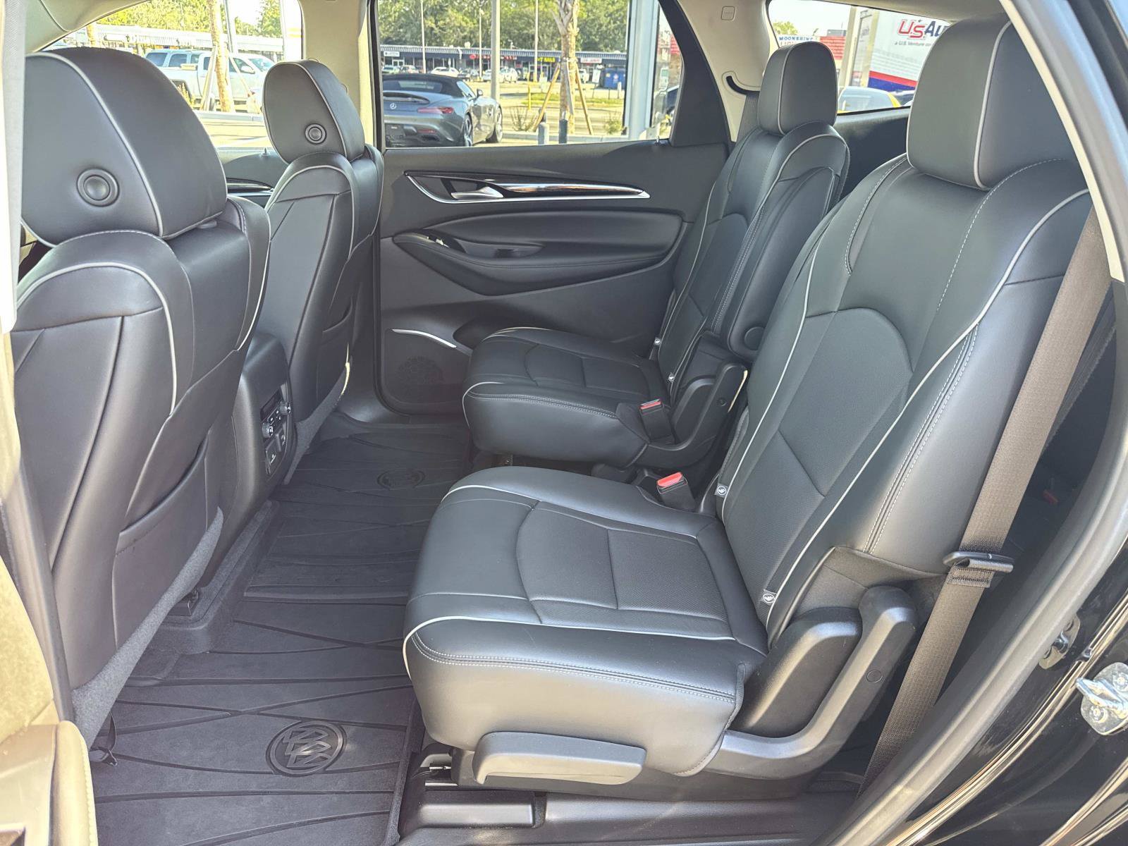Used 2019 Buick Enclave Avenir w/ Avenir Technology Package FWD image 14