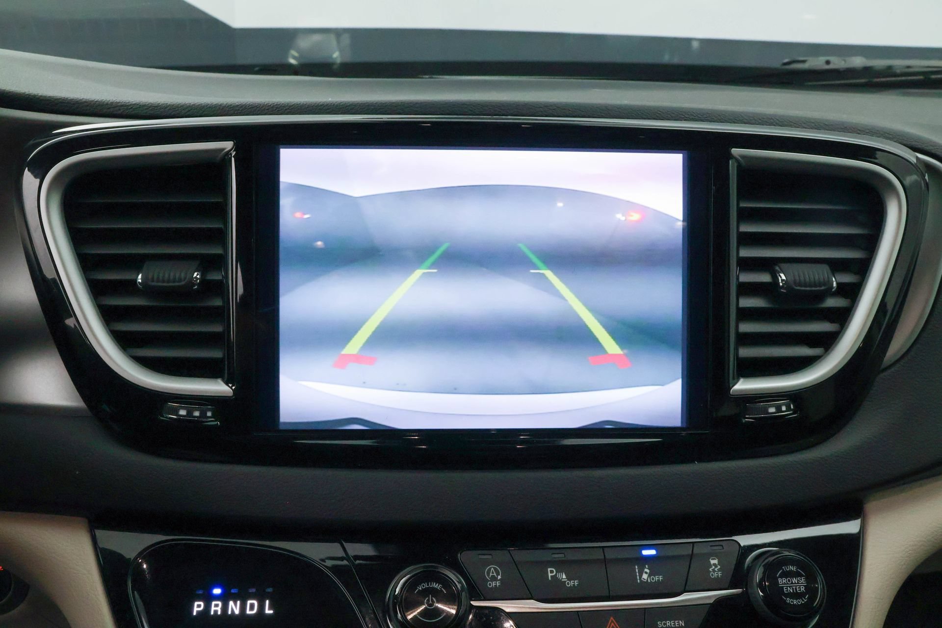 Used 2023 Chrysler Pacifica Touring-L FWD image 8