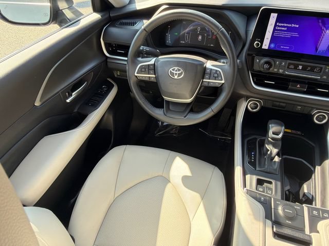 Certified 2025 Toyota Grand Highlander AWD Hybrid image 25