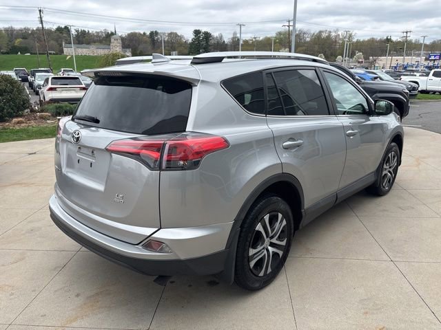 Used 2016 Toyota RAV4 LE AWD/4WD image 7