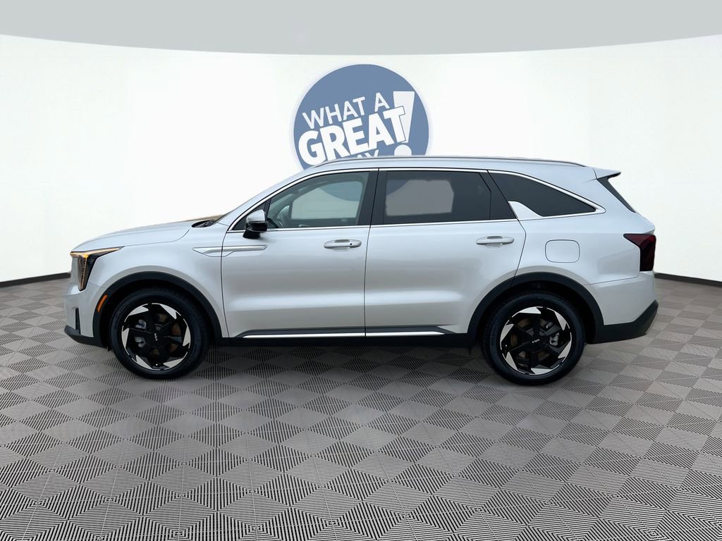 Certified 2025 Kia Sorento EX image 9