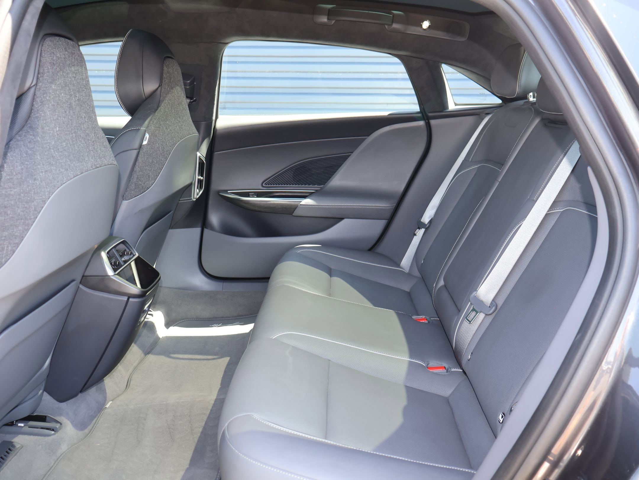 Used 2024 Lucid Air Touring AWD/4WD image 24