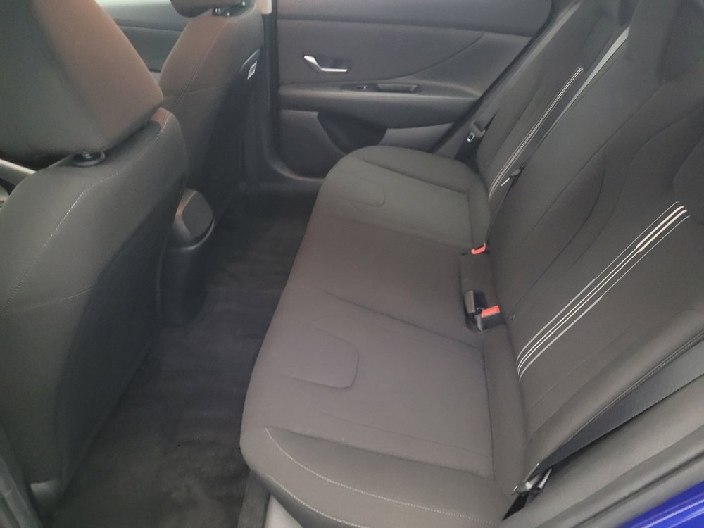 Used 2023 Hyundai Elantra SEL w/ Convenience Package image 18