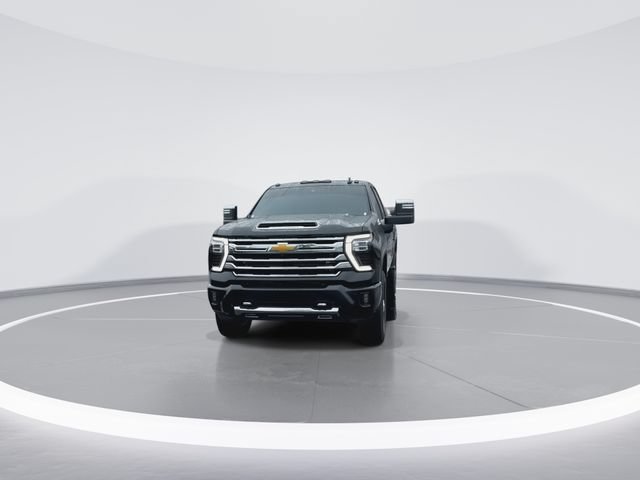 Used 2024 Chevrolet Silverado 2500 High Country AWD/4WD image 3