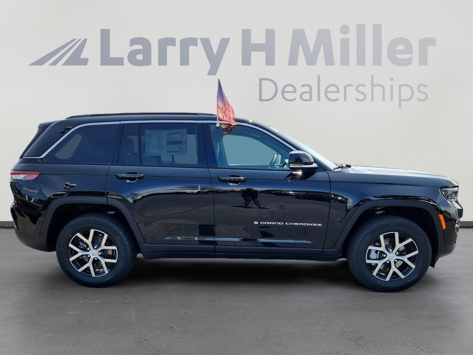 New 2025 Jeep Grand Cherokee Limited w/ Luxury Tech Group II image 6