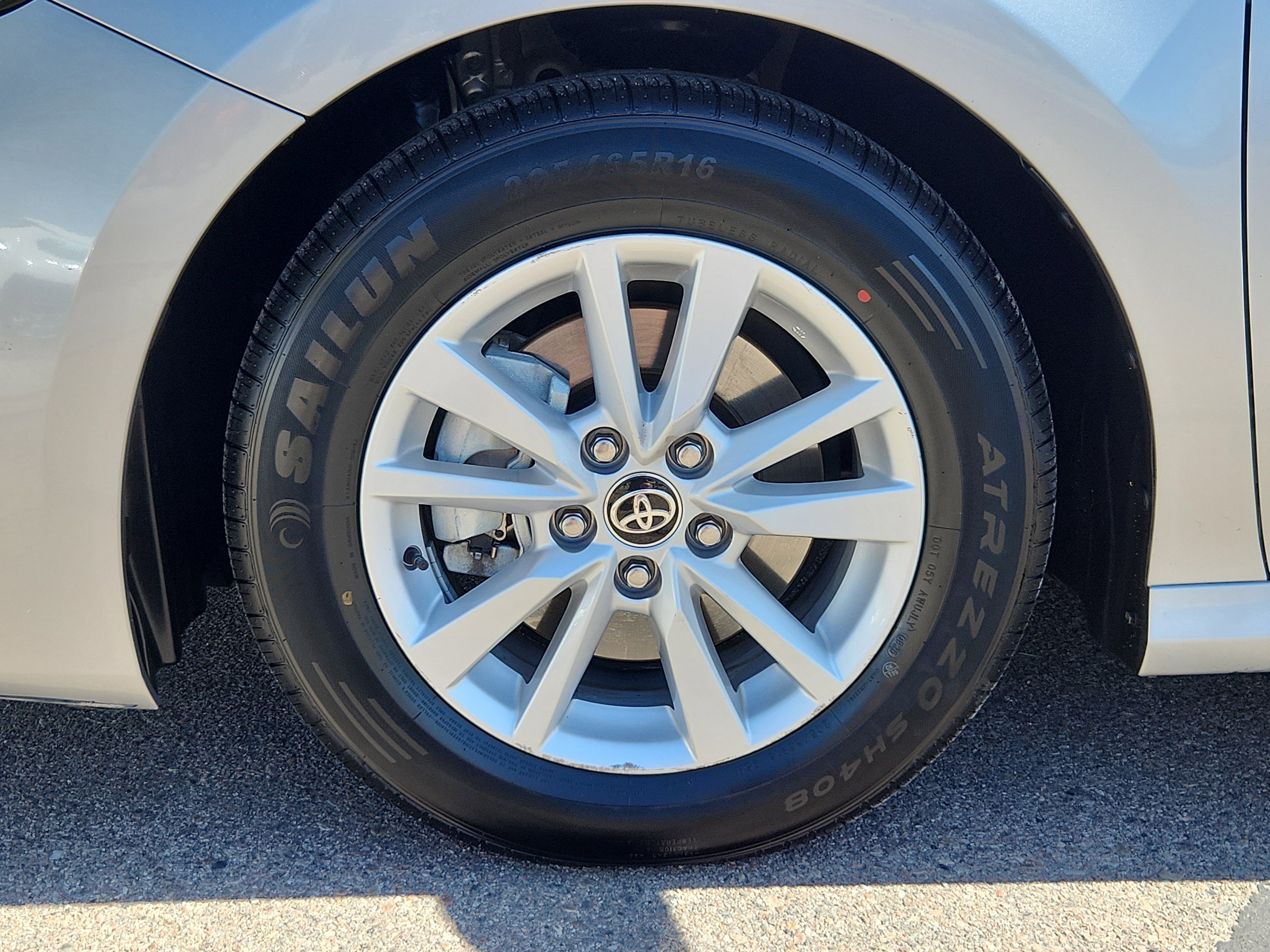 Used 2025 Toyota Camry LE image 16