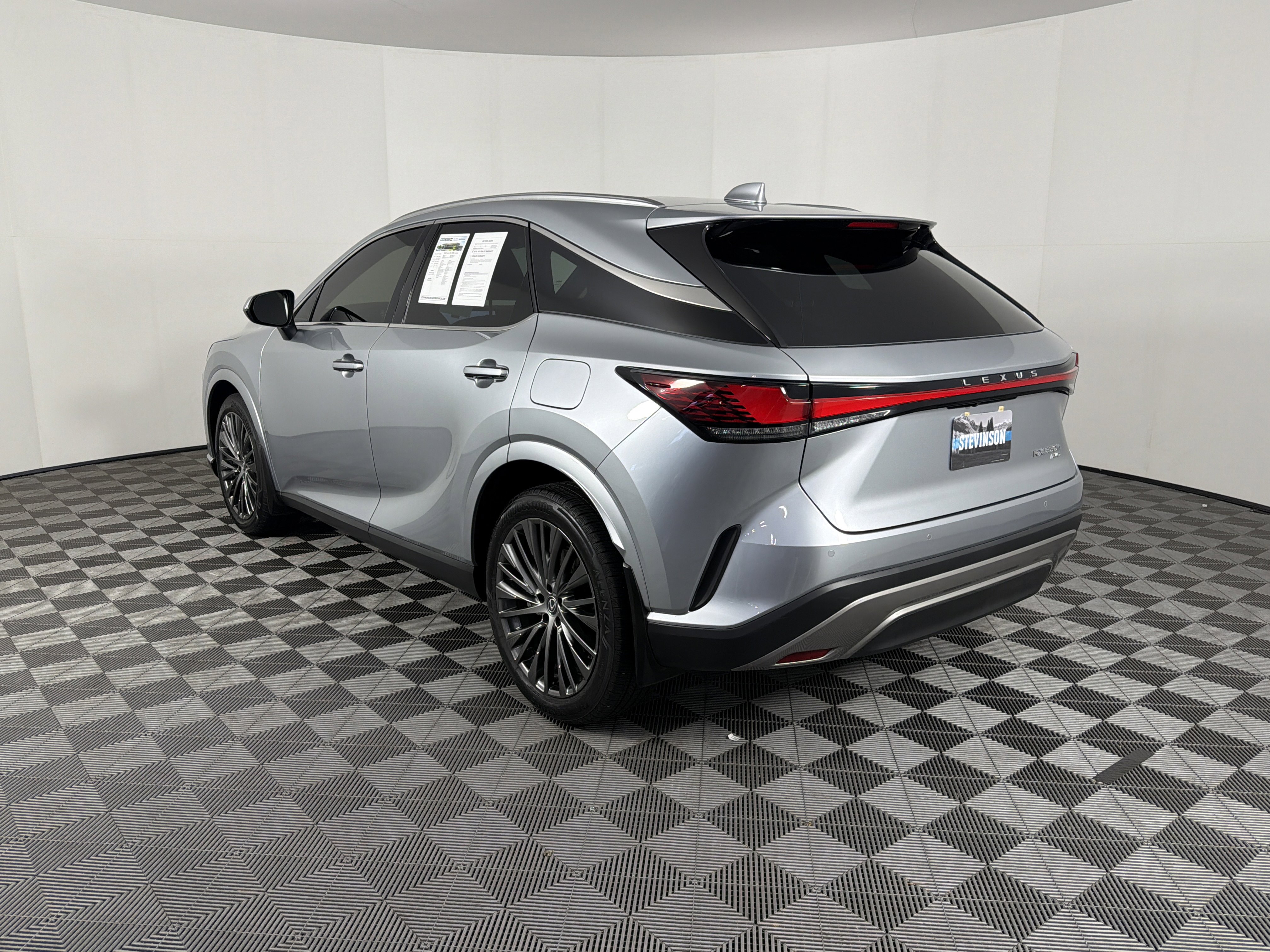 Used 2023 Lexus RX 350 w/ Accessory Package (Z1) AWD/4WD image 23