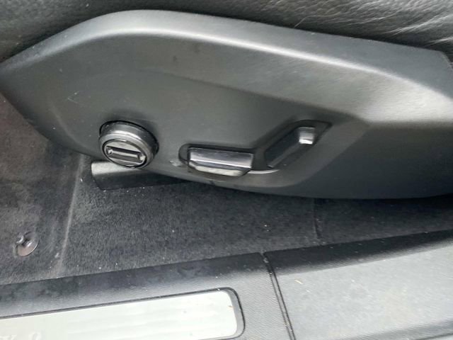 Used 2022 Volvo XC60 B5 Momentum image 15