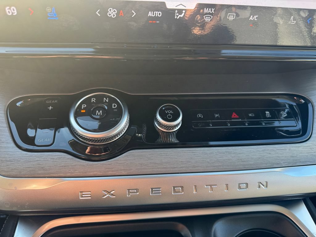New 2026 Ford Expedition Platinum w/ Driver's Package AWD/4WD image 25