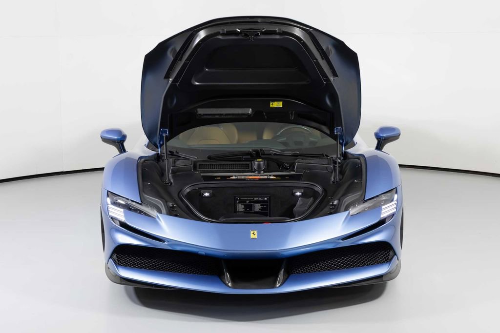 Used 2022 Ferrari SF90 Stradale image 8