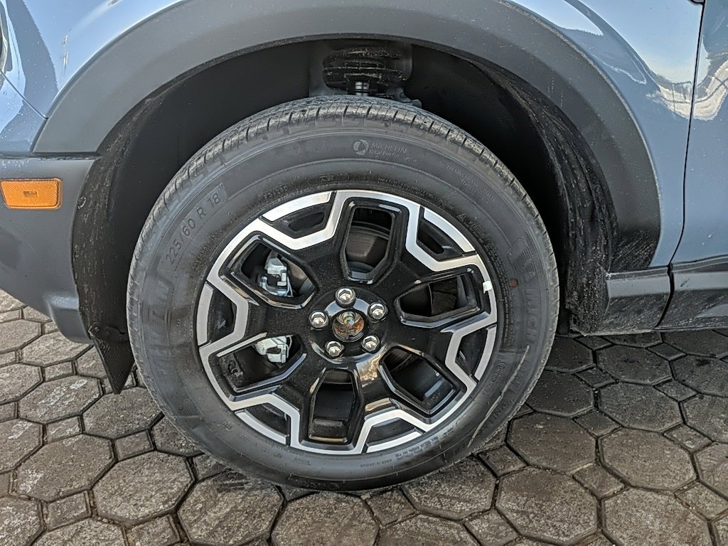 Used 2025 Ford Bronco Sport Outer Banks image 10