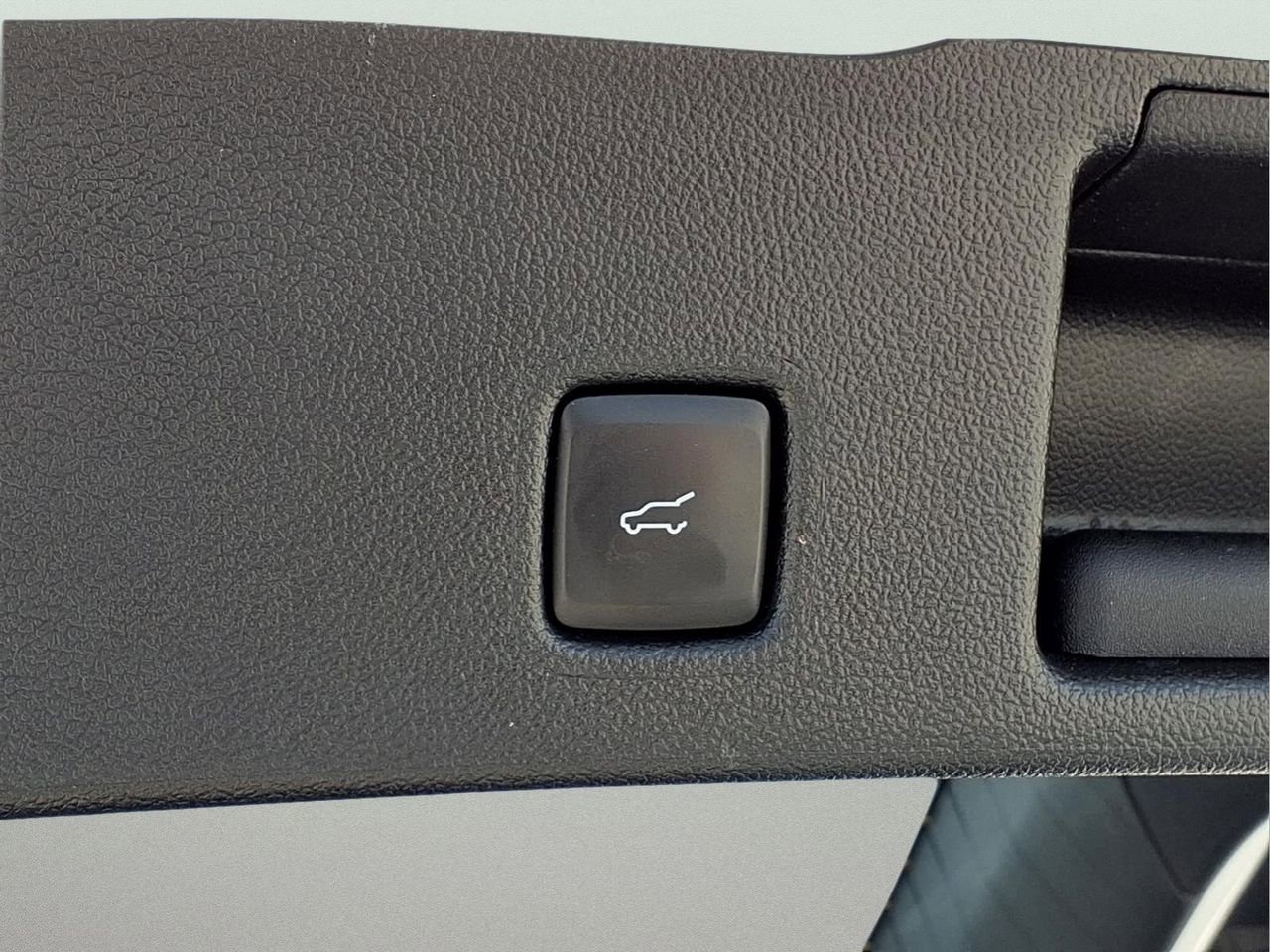Used 2023 Ford Escape Active AWD/4WD image 7