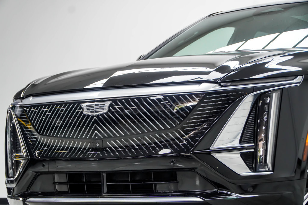 Used 2024 Cadillac Lyriq Luxury RWD image 2