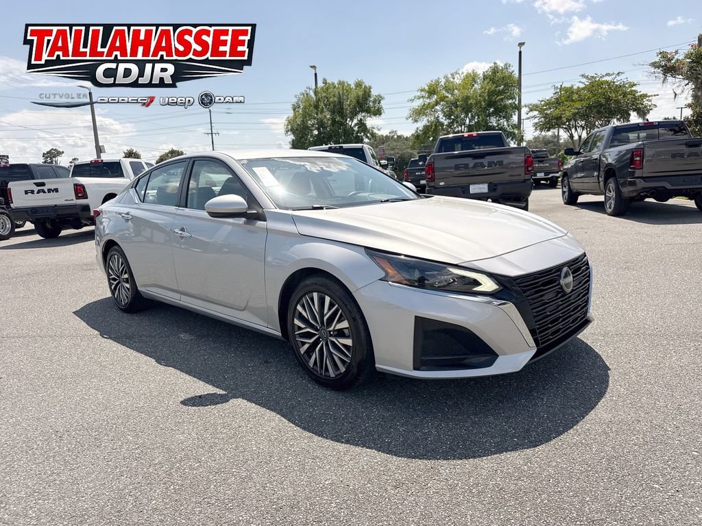 Used 2023 Nissan Altima 2.5 SV