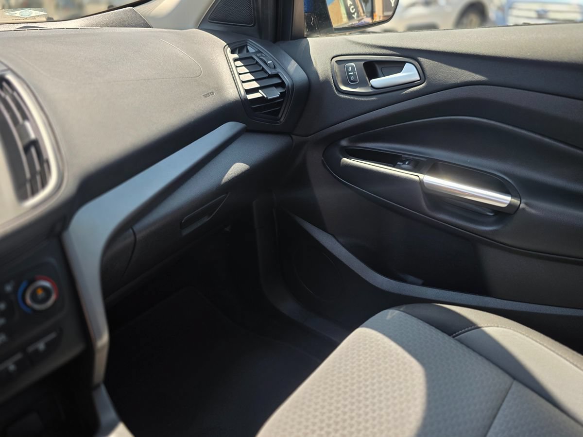 Used 2017 Ford Escape SE FWD image 38