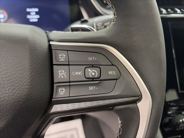 Used 2024 Jeep Grand Cherokee Altitude AWD/4WD image 22
